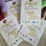 Zdjęcie 4 dyplomów.jpg