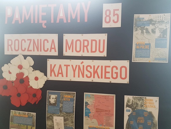 Napis na tablicy Pamiętamy.jpg