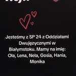 Na czarnym tle białe napisy.