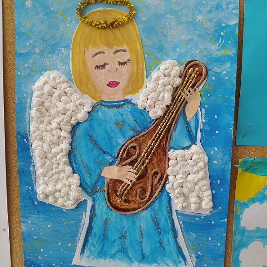 Namalowany niebieski anioł z ukulele.jpg