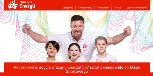 Plakat ze sportowcem i 3 dzieci.PNG