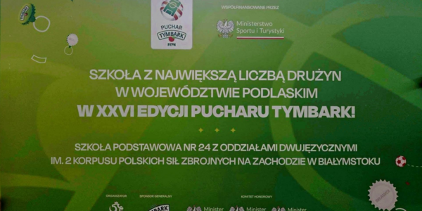 Zielona tablica z napisem o pucharze Tymbarka.PNG
