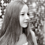 Czarno-białe zdjęcie profilowe dziewczyny