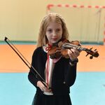 Dziewczynka ze skrzypcami.