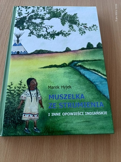 książka Muszelka ze strumienia.jpg