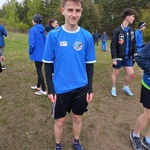 Chłopak ubrany na sportowo.jpg