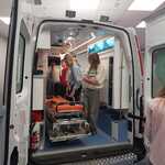Dziewczyny w ambulansie.jpg